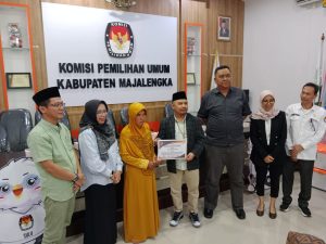 KPU Majalengka Berikan Santunan Kepada 11 Orang Bertugas Di Pemilu 2024