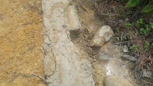 MELARANG MEDIA MELIPUT PROYEK RABAT BETON JALAN USAHA TANI DESA PARSIHOTANGAN TAHUN ANGGARAN 2024