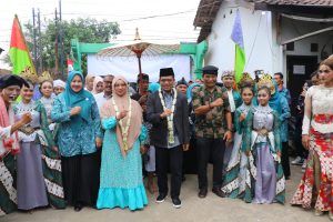 Saat Giat Bunga Desa, Bupati Bandung Sosialisasikan Internet Publik Gratis Bewara DS