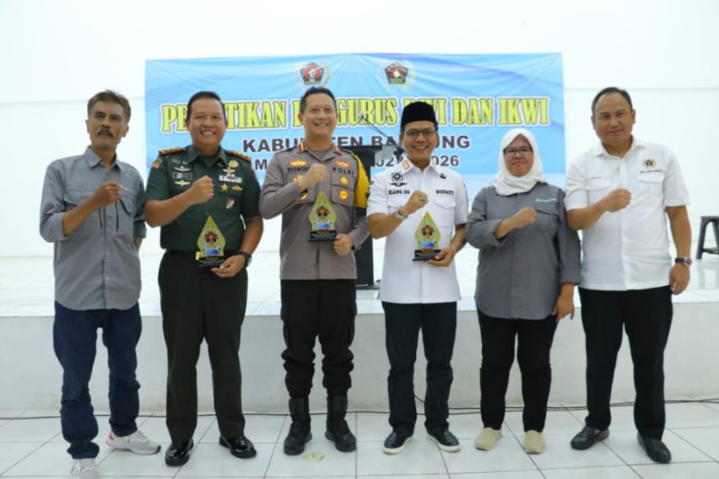 Bupati Bandung Ucapkan Selamat Atas Pelantikan Pengurus PWI dan IKWI Kabupaten Bandung, Ini Harapannya.