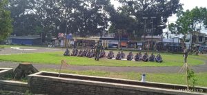 Jelang Pilkada 2024, Pemdes Karangtengah Gelar Pembinaan Sekaligus Penyaluran Seragam Satlinmas