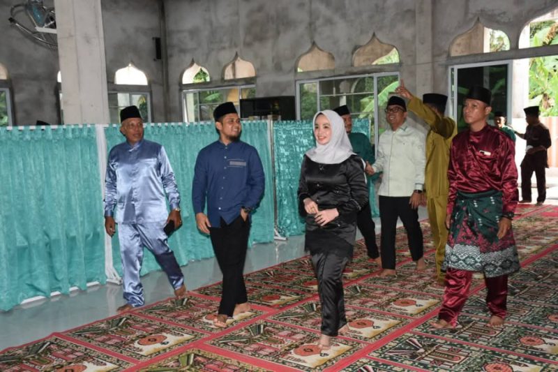 Camat Bengkalis Taufik Hidayat Secara Langsung Meresmikan Mesjid Nurul Yakin Desa Senderak
