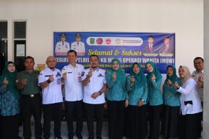Bupati Paluta Dampingi Ketua TP – PKK Meninjau Pelaksanaaan Pelayanan KB MOW