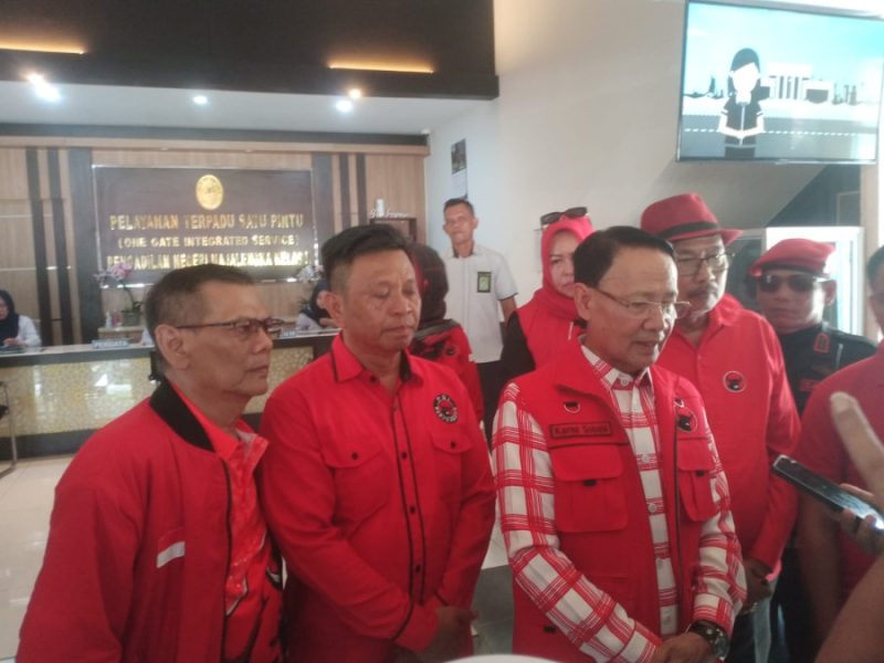 Kader PDI Perjuangan Majalengka Datangi PN, Kecewa Atas Putusan Majelis Hakim
