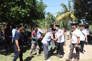 Bupati Paluta Serahkan Bantuan Kemanusiaan Korban Laka Lantas