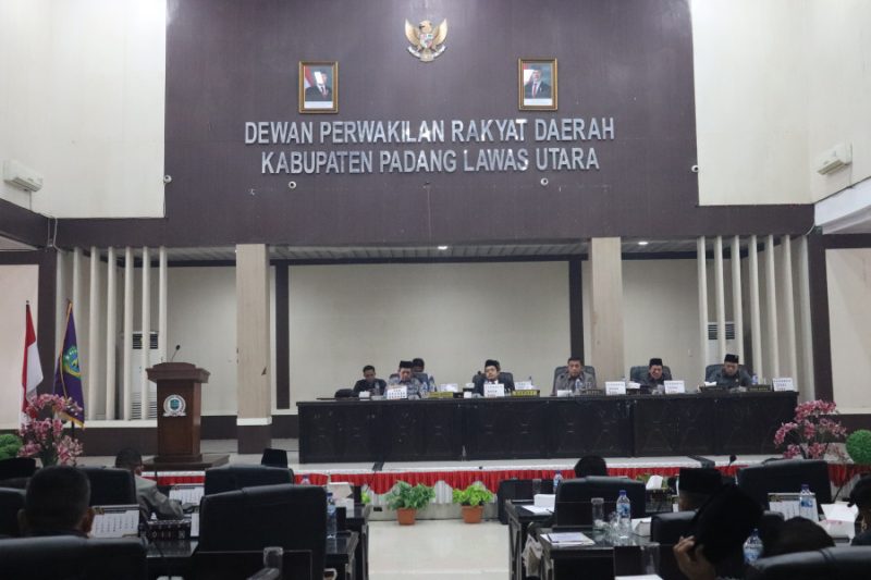 Pemkab Paluta Hadiri Sidang Paripurna DPRD Bahas Tentang APBD 2024 Dan RPJMD 2025 – 2029
