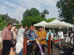 Pusat Jajanan Sore Hadir Di Pinggir DPRD Majalengka