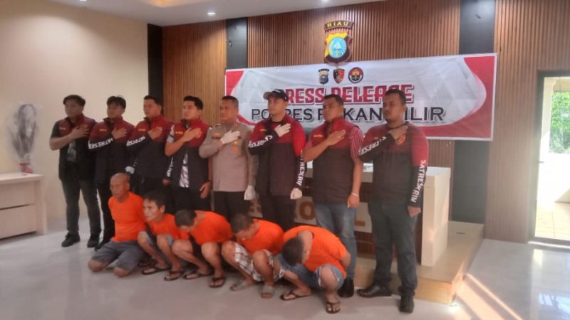 POLRES ROHIL UNGKAP KASUS PERUSAKAN DAN PEMBAKARAN HUTAN DI ROHIL, KAPOLRES: “MASYARAKAT HARUS SADAR PENTINGNYA KELESTARIAN LINGKUNGAN”